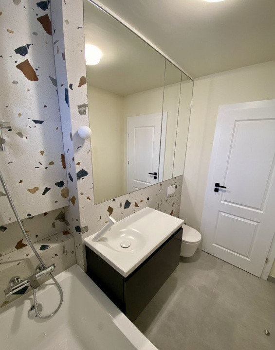 3 camere ,Lux TOtul NOU, 57 mp, balcon, zona Brancusi Gherogheni
