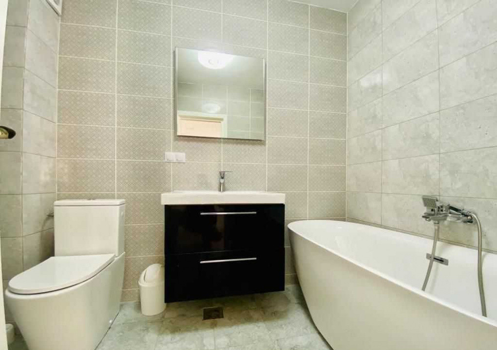 3 camere , 95 mp,  terasa, 2 bai, 2 parcari, zona str.Portelanului, Marasti