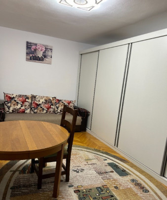 3 camere ,decomandat, 90 mp,  balcon, parcare, zona Piata Marasti, Marasti
