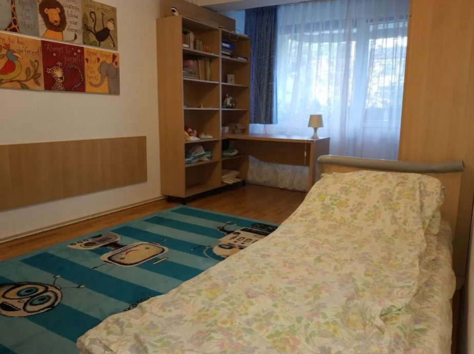 3 camere ,decomandat, 90 mp, balcon, zona str.Hateg, Grigorescu