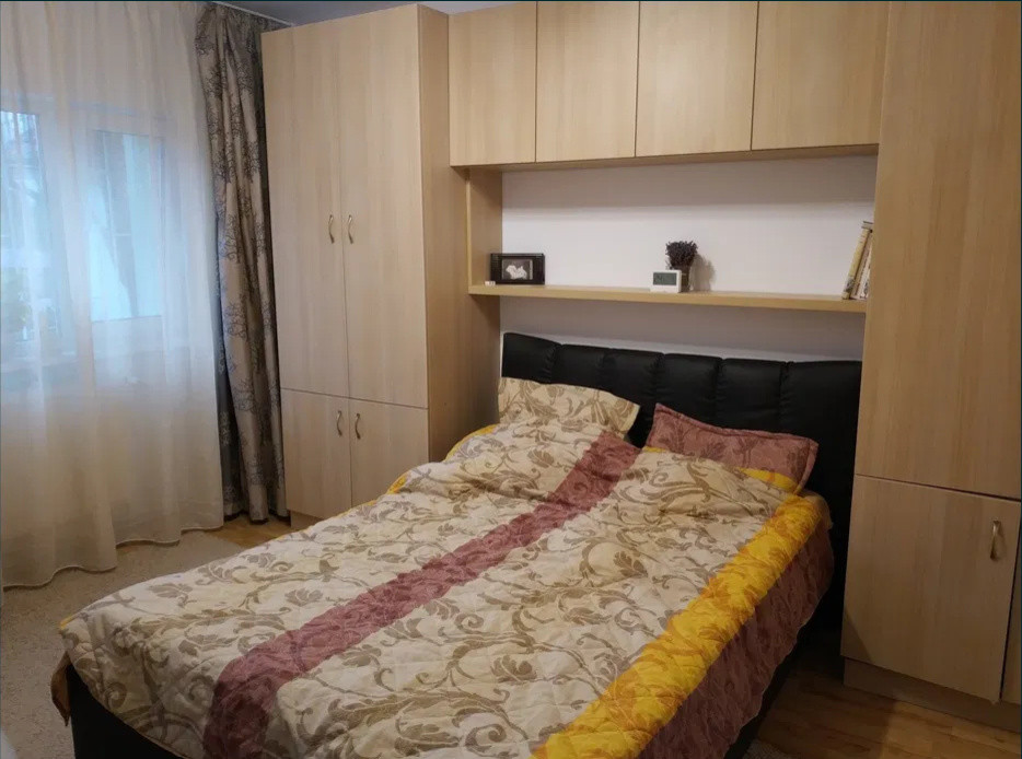 3 camere ,decomandat, 90 mp, balcon, zona str.Hateg, Grigorescu