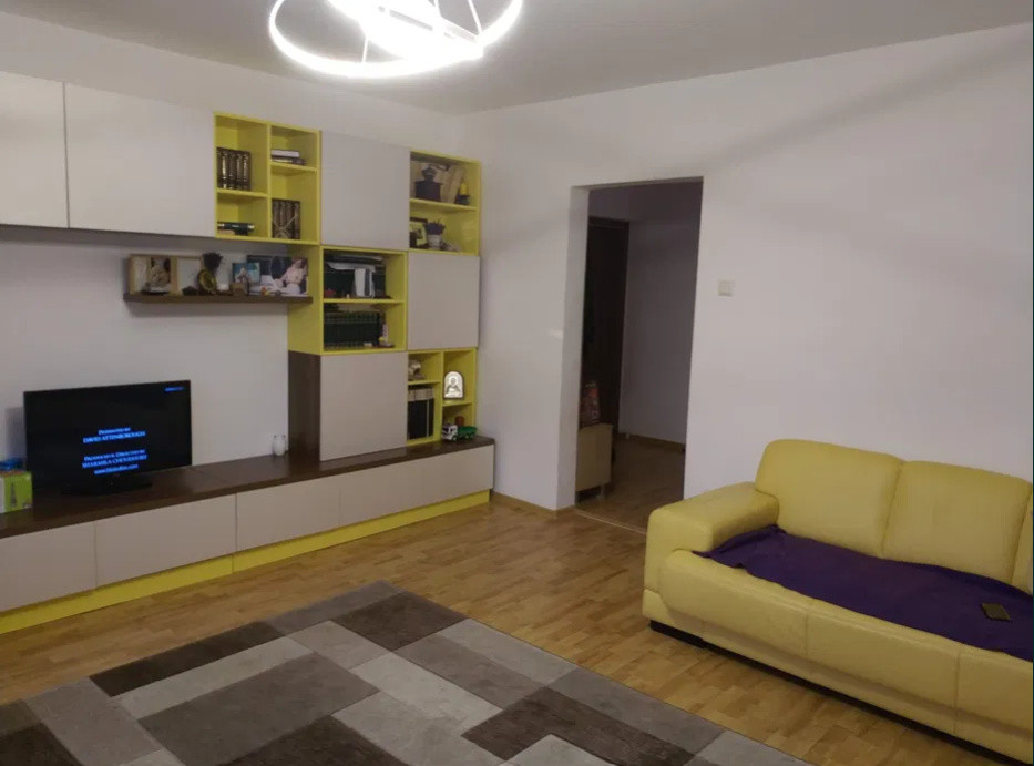 3 camere ,decomandat, 90 mp, balcon, zona str.Hateg, Grigorescu