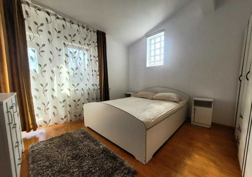 3 camere, 100 mp, P+E,  curte, zona Piata 14 iulie, Grigorescu