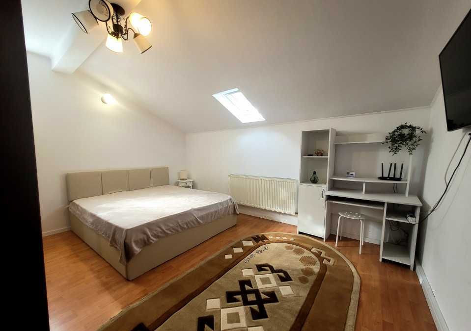 3 camere, 100 mp, P+E,  curte, zona Piata 14 iulie, Grigorescu