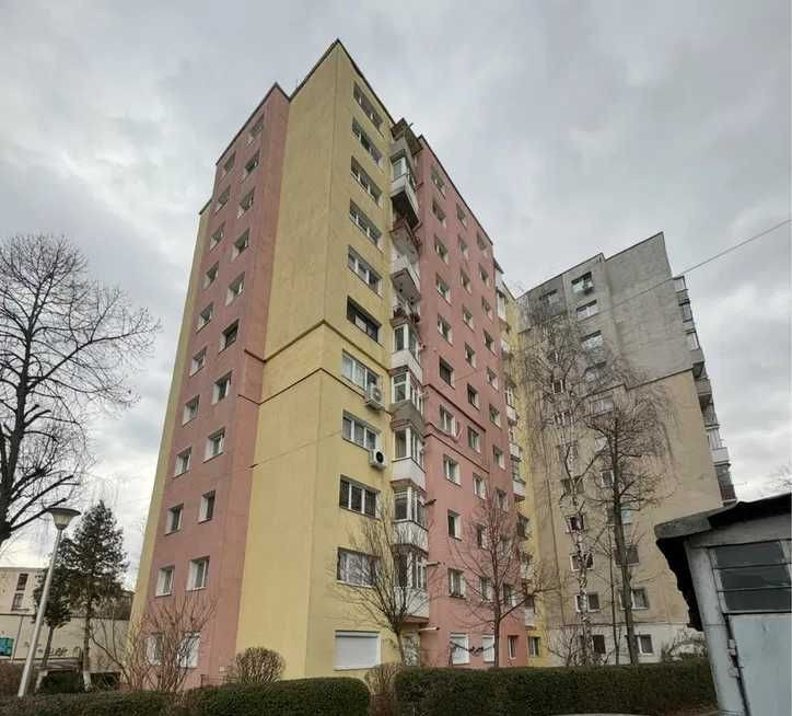 3 camere ,decomandat, 64 mp,, zona  Manastur