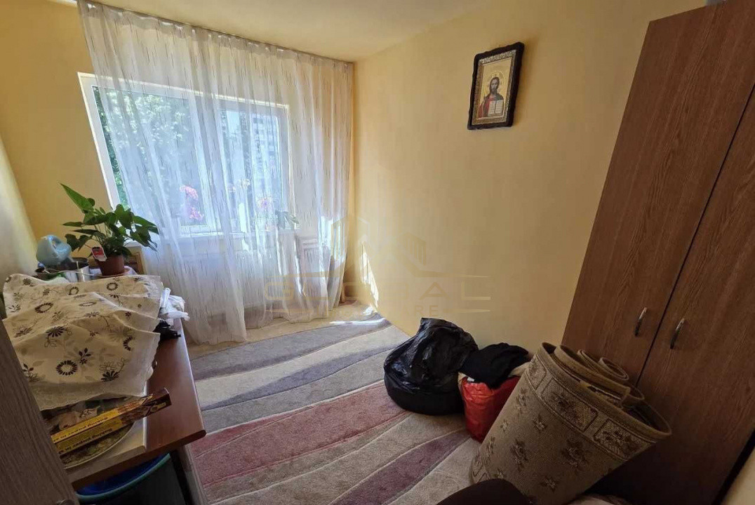 3 camere ,decomandat, 64 mp,, zona  Manastur