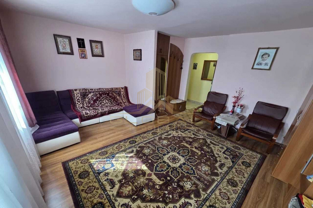 3 camere ,decomandat, 64 mp,, zona  Manastur