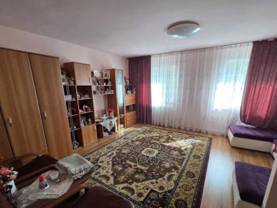 3 camere ,decomandat, 64 mp,, zona  Manastur