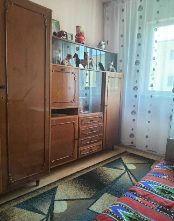 3 camere ,decomandat, 53 mp,  balcon, zona str.Aleea Borsa, Manastur