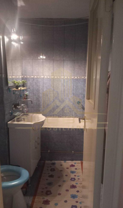 3 camere ,decomandat, 53 mp,  balcon, zona str.Aleea Borsa, Manastur