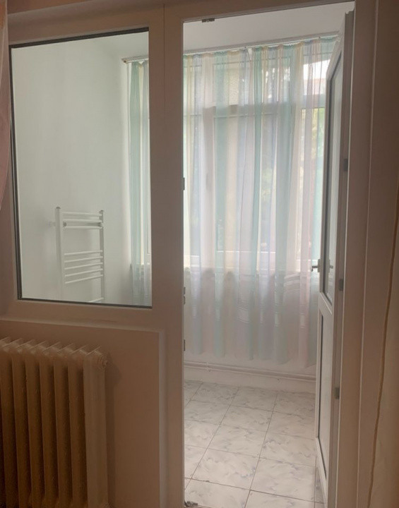 3 camere, decomandat, 58 mp,  balcon, zona Minerva Manastur