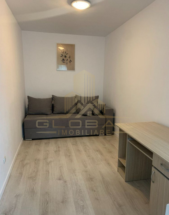 3 camere, decomandat, 58 mp,  balcon, zona Minerva Manastur