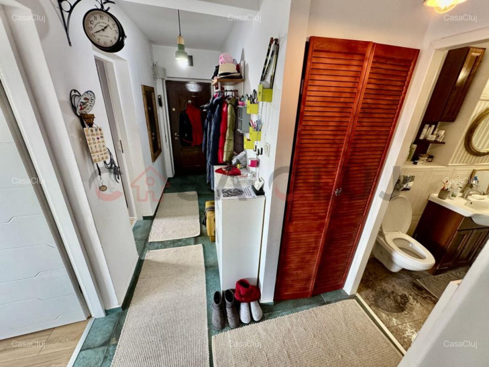 3 camere , decomandat, 64 mp, balcon, zona Hotel Royal