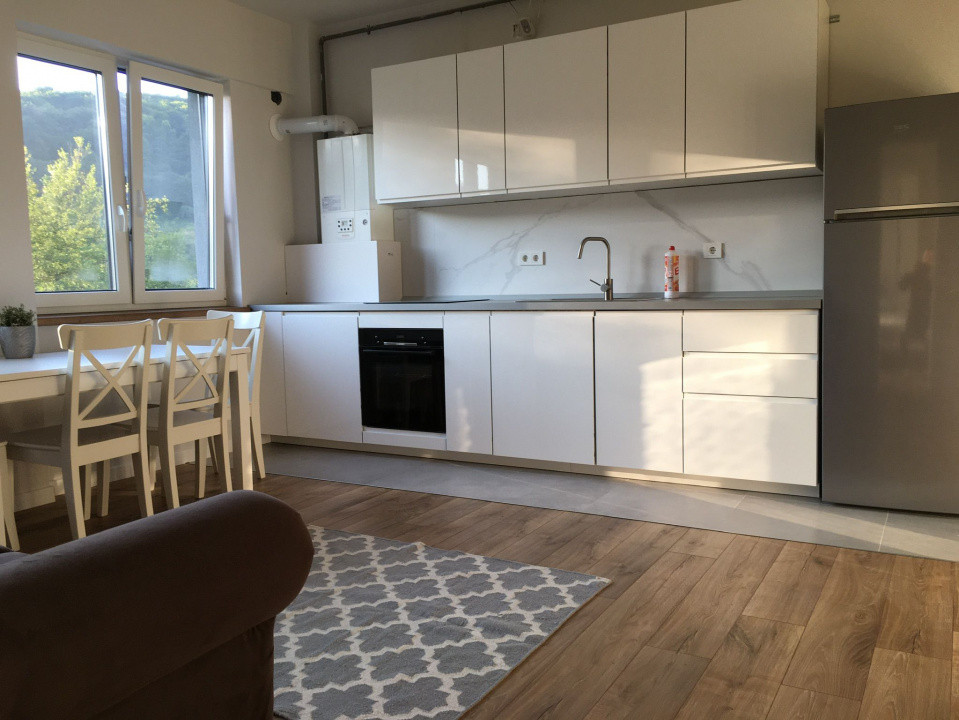 3 camere Lux, terasa, parcare zona Roata Faget