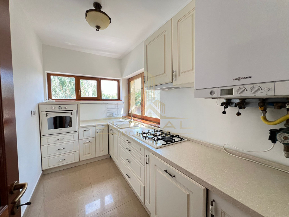 Vila cu  4 camere , 180 mp, curte, 5 parcari , terasa, Europa,, Eugen ionesco