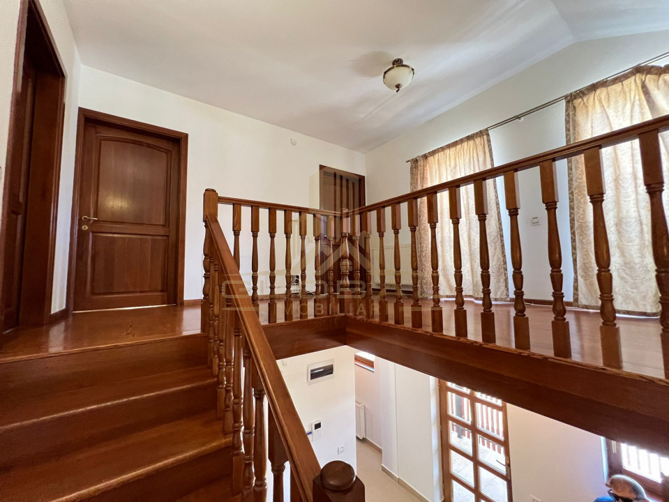 Vila cu  4 camere , 180 mp, curte, 5 parcari , terasa, Europa,, Eugen ionesco