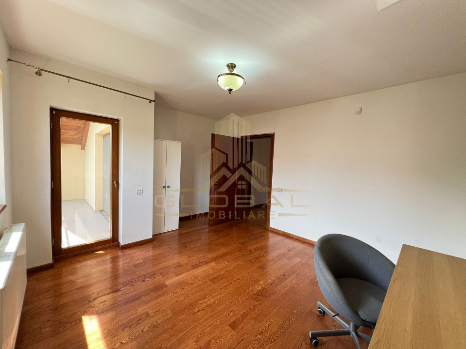 Vila cu  4 camere , 180 mp, curte, 5 parcari , terasa, Europa,, Eugen ionesco