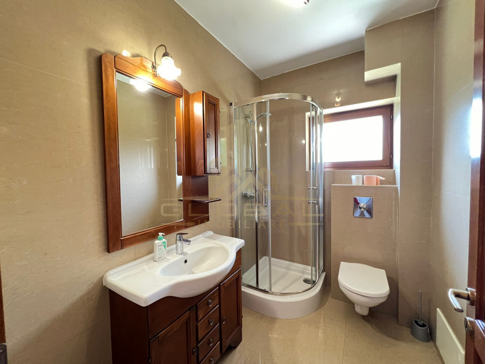 Vila cu  4 camere , 180 mp, curte, 5 parcari , terasa, Europa,, Eugen ionesco