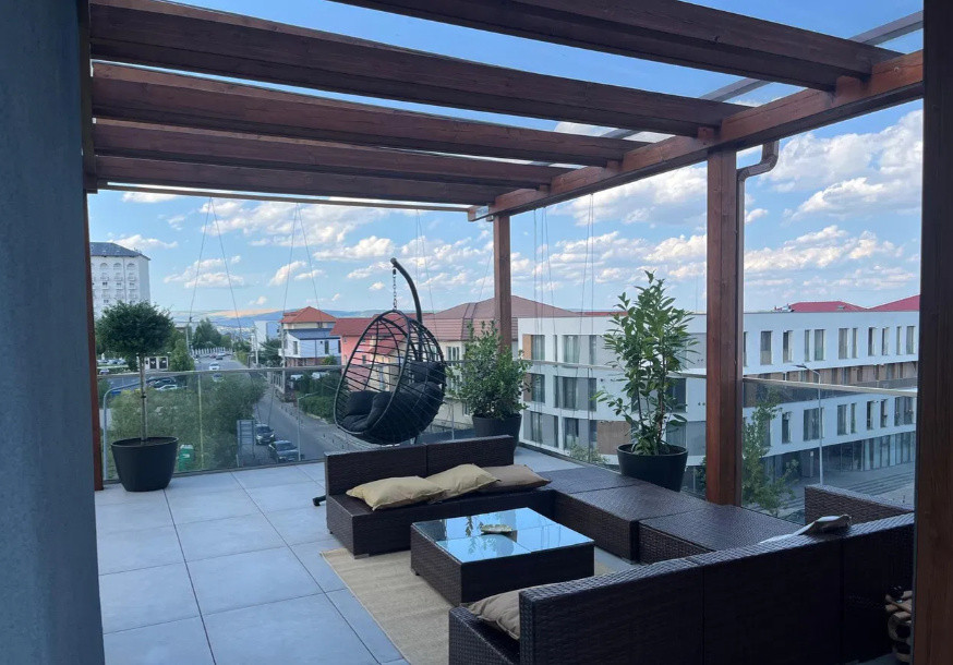 3 camere , LUX, 100 mp,  terasa 100 mp, parcare , zona str.Macesului, Buna-Ziua