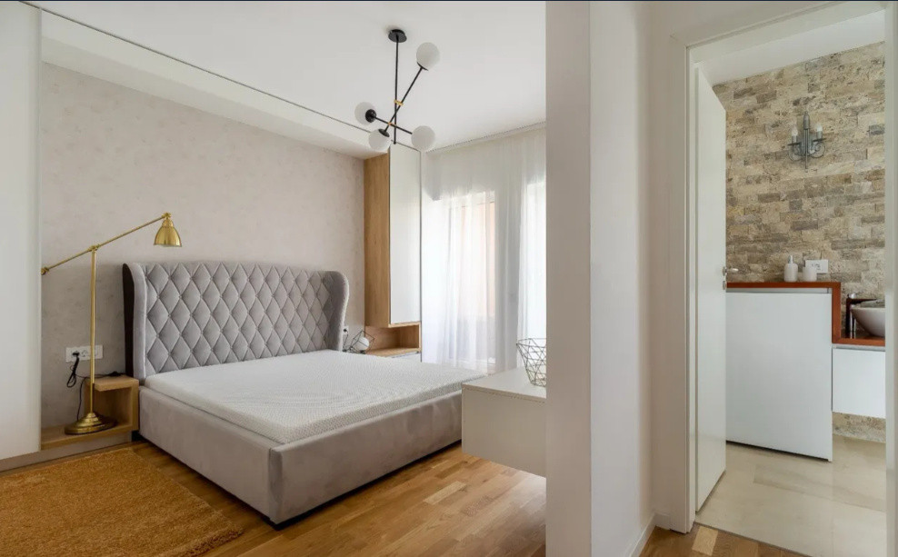3 camere , LUX, 100 mp,  terasa 100 mp, parcare , zona str.Macesului, Buna-Ziua