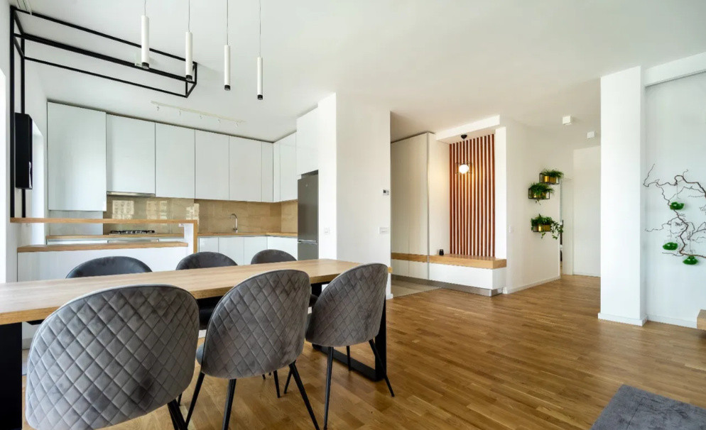 3 camere , LUX, 100 mp,  terasa 100 mp, parcare , zona str.Macesului, Buna-Ziua
