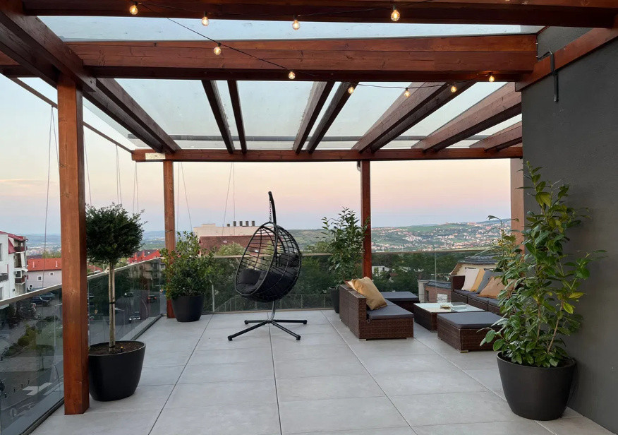 3 camere , LUX, 100 mp,  terasa 100 mp, parcare , zona str.Macesului, Buna-Ziua