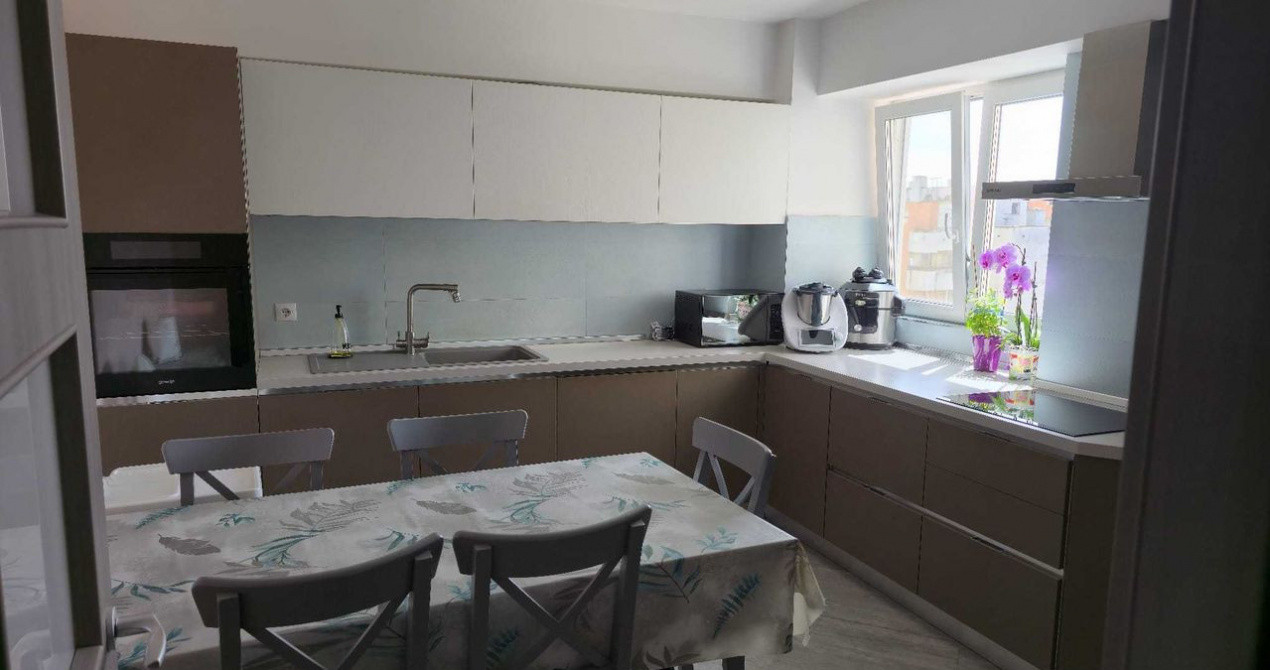3 camere ,decomandat, 80 mp,  2 balcoane, zona str.Aurel Vlaicu, Marasti