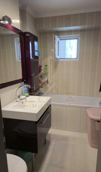 3 camere ,decomandat, 80 mp,  2 balcoane, zona str.Aurel Vlaicu, Marasti