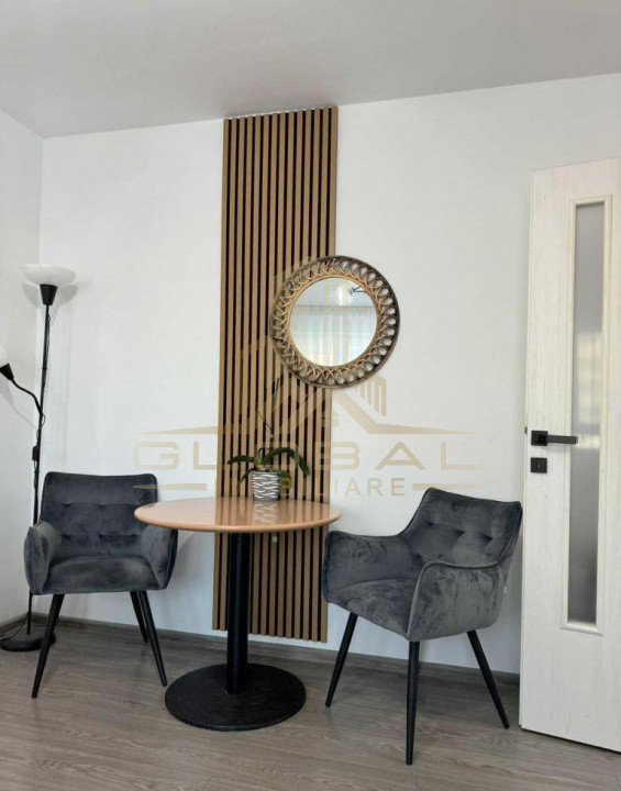 2 camere, decomandat, 40 mp,  balcon, zona Piata Hermes, Gheorgheni