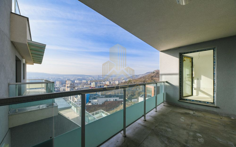 4 camere, 2 nivele , 126 mp, 4 terase, zona str.Taietura Turcului , Gheorgheni