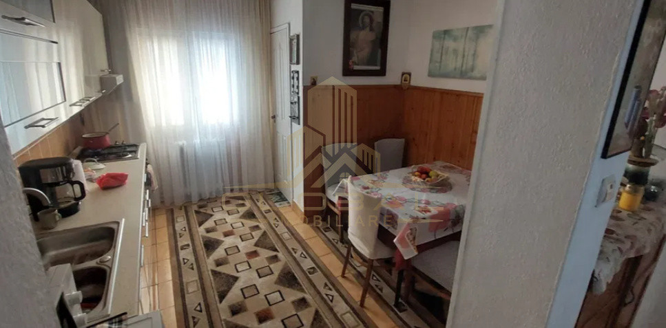 3 camere ,decomandat, 73 mp, balcon, zona str. Blvd. 21 Decembrie 1989, Marasti