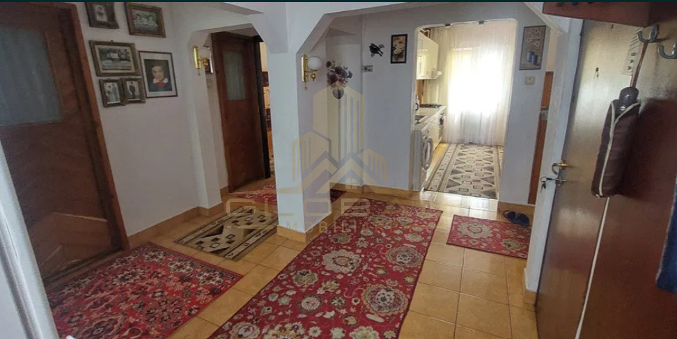 3 camere ,decomandat, 73 mp, balcon, zona str. Blvd. 21 Decembrie 1989, Marasti