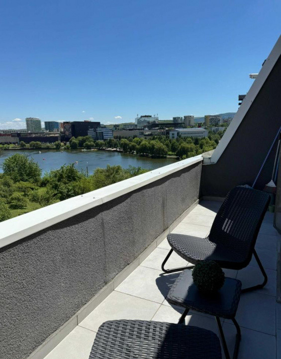 3 camere , lux,  80 mp,  terasa, zona Intre Lacuri
