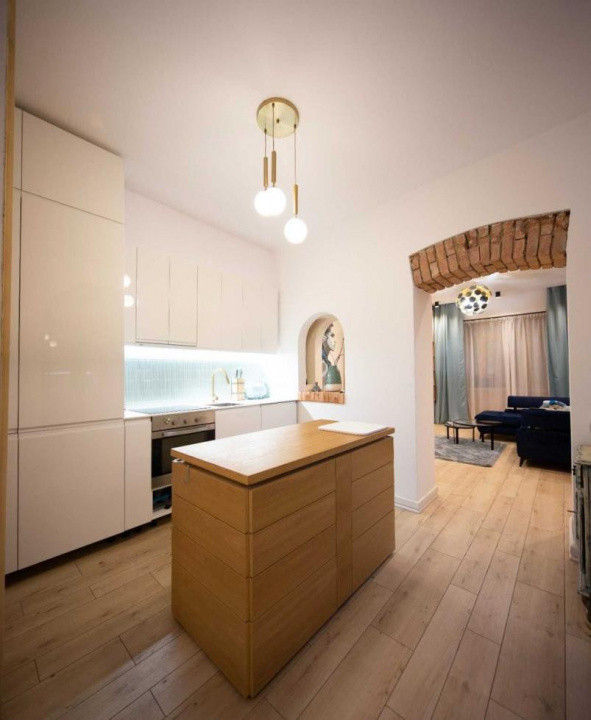 3 camere, casa, 2 nivele, 76 mp,  terasa, zona Piata Abator, Semicentral