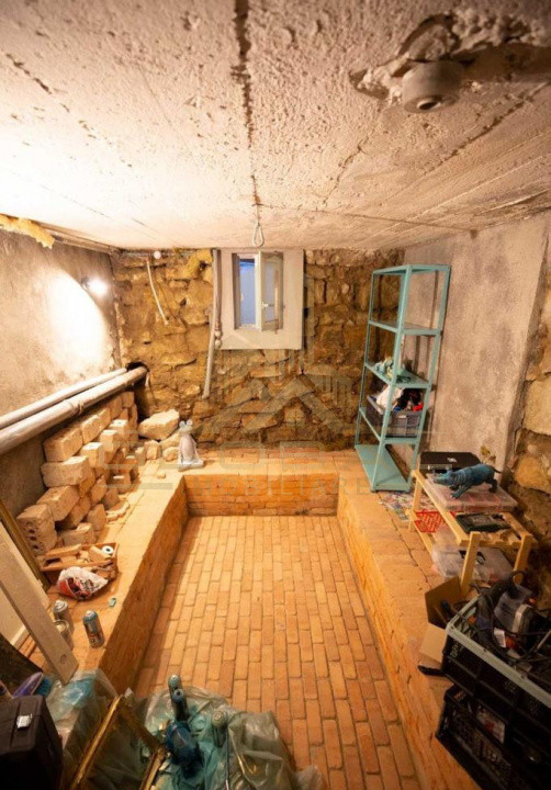 3 camere, casa, 2 nivele, 76 mp,  terasa, zona Piata Abator, Semicentral