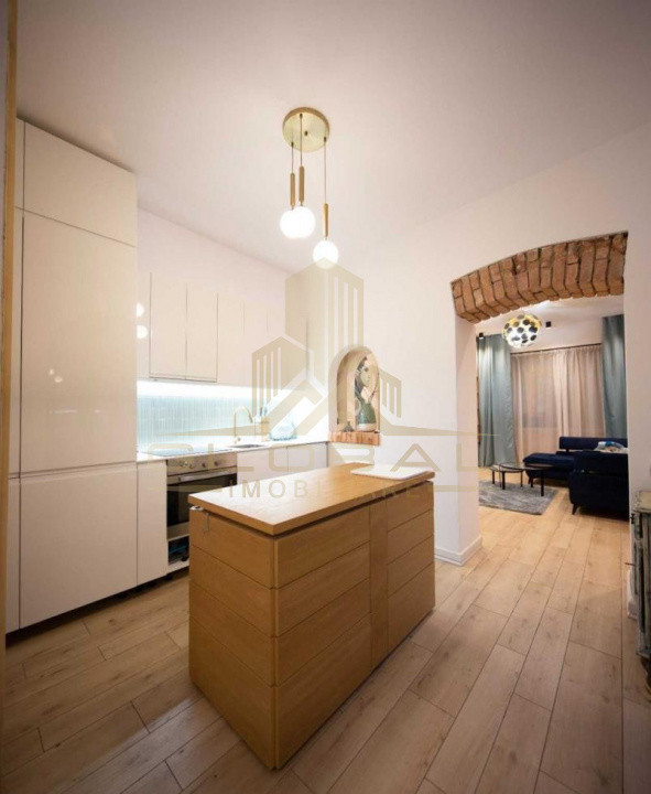 3 camere, casa, 2 nivele, 76 mp,  terasa, zona Piata Abator, Semicentral