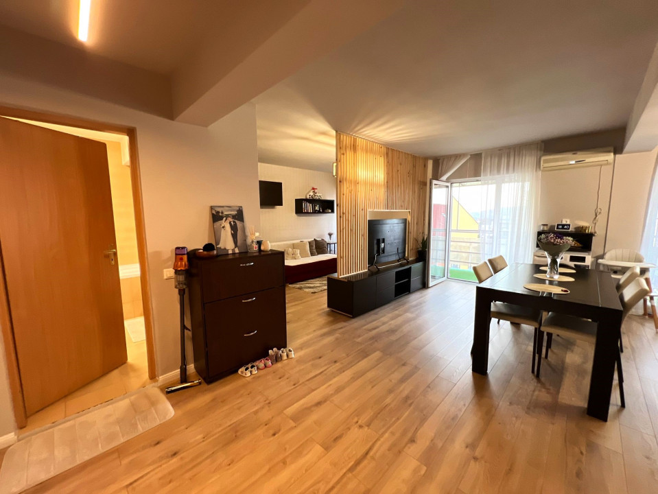3 camere , 60 mp, 2 parcari,2 terase, Zona liceului ELF , Buna Ziua