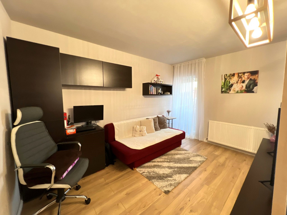 3 camere , 60 mp, 2 parcari,2 terase, Zona liceului ELF , Buna Ziua