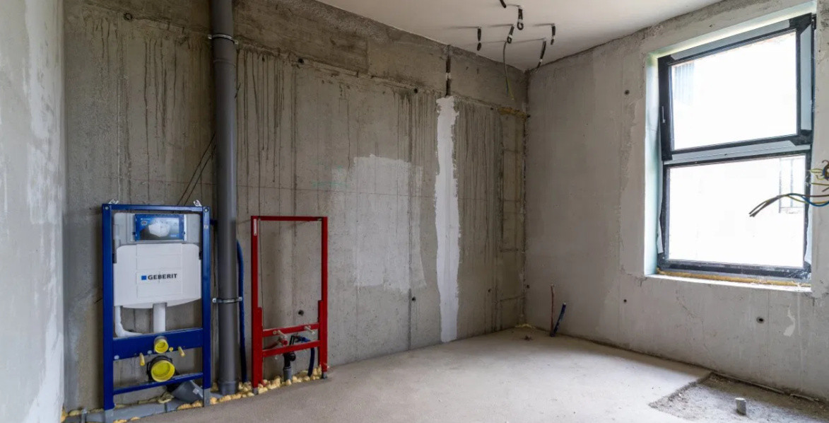 3 camere, semifinisat, 135 mp,  terasa, curte, parcare, zona Europa
