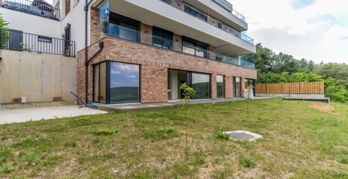 3 camere, semifinisat, 135 mp,  terasa, curte, parcare, zona Europa