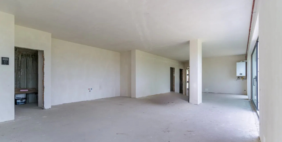 3 camere, semifinisat, 135 mp,  terasa, curte, parcare, zona Europa