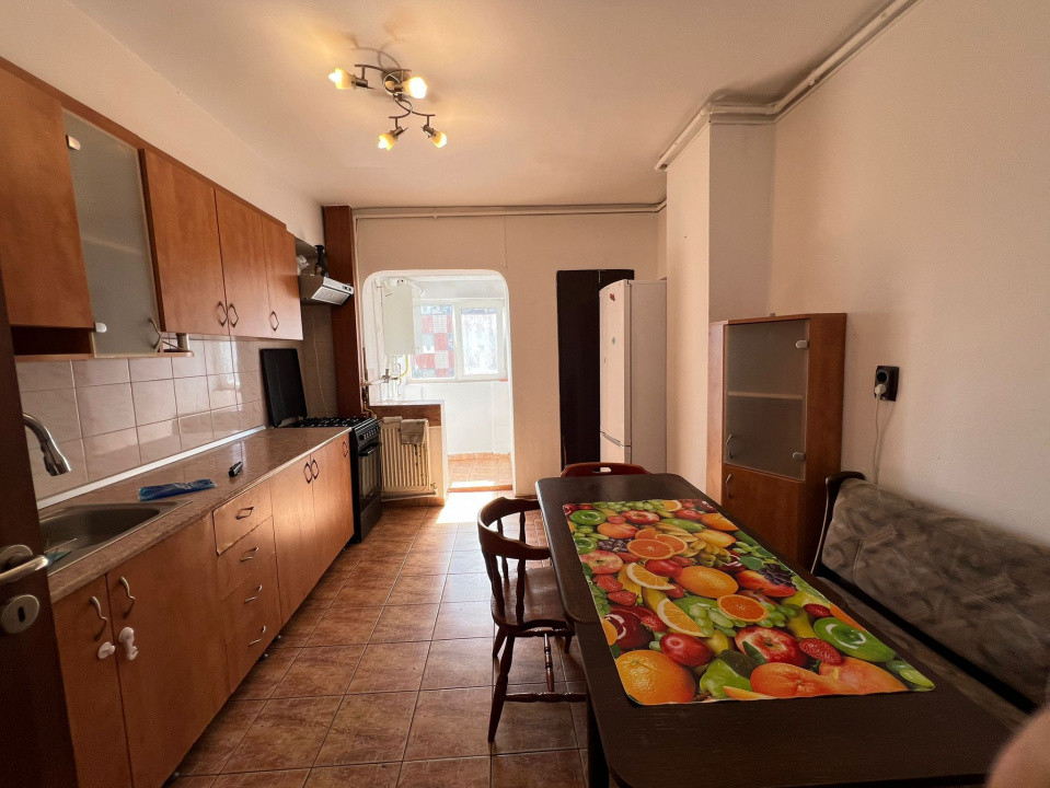 4 camere ,decomandat, 100 mp, 2 balcoane, str.Dorobantilor, Marasti