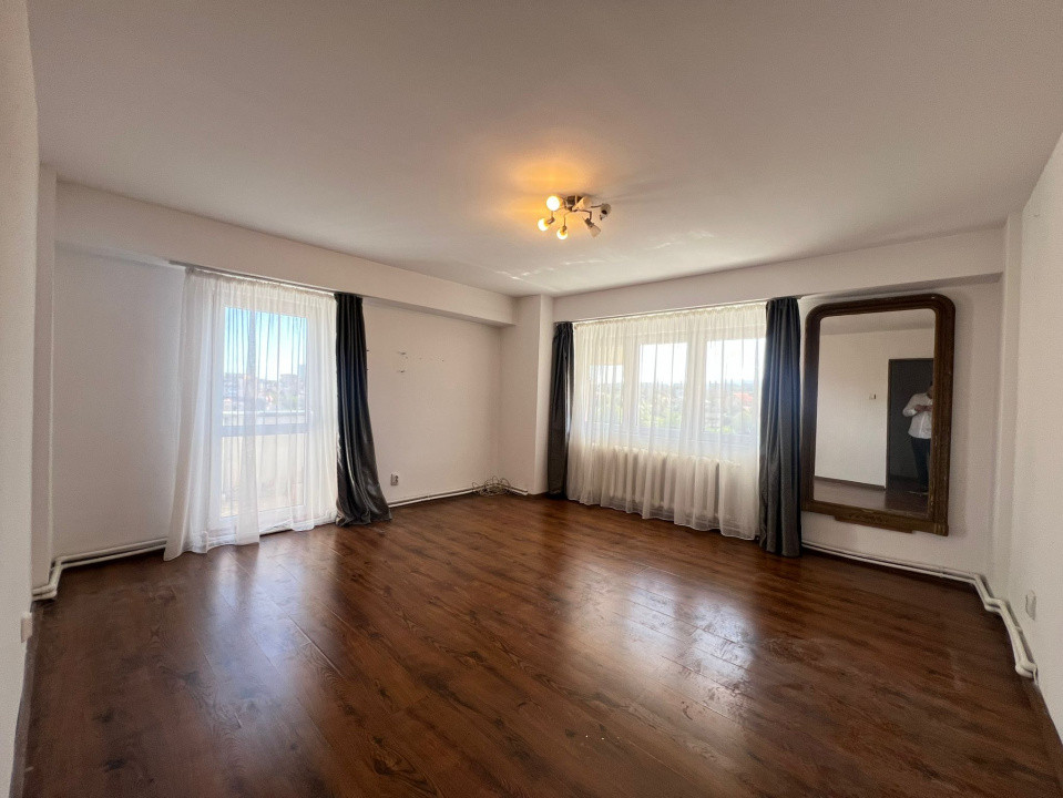4 camere ,decomandat, 100 mp, 2 balcoane, str.Dorobantilor, Marasti