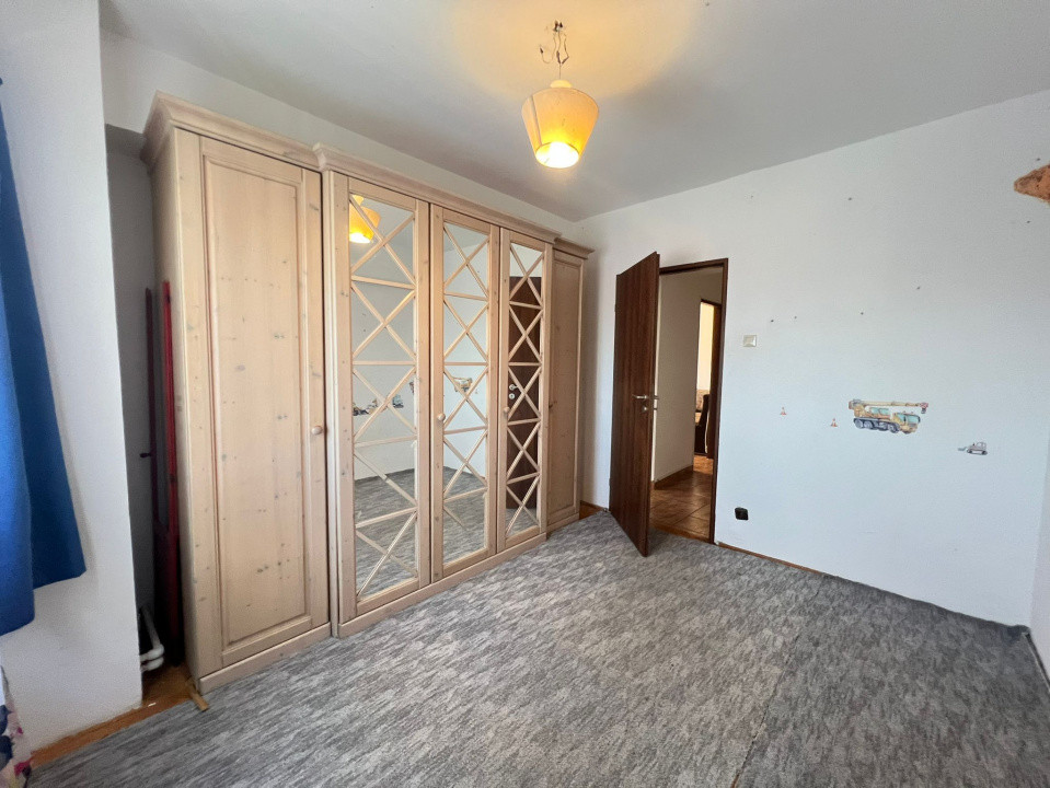 4 camere ,decomandat, 100 mp, 2 balcoane, str.Dorobantilor, Marasti