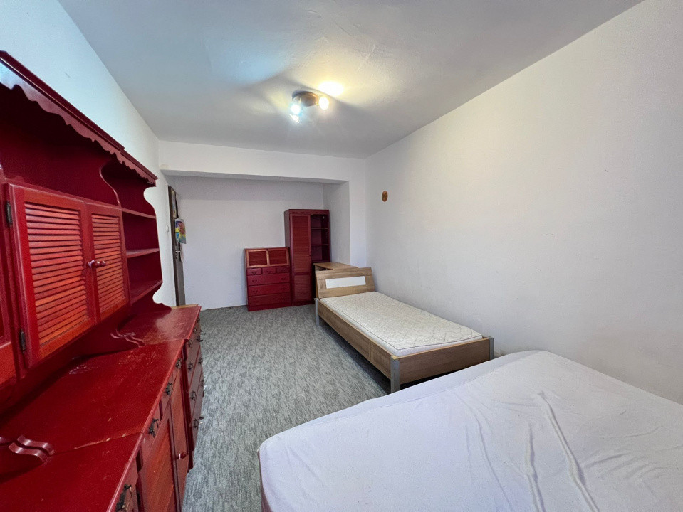 4 camere ,decomandat, 100 mp, 2 balcoane, str.Dorobantilor, Marasti