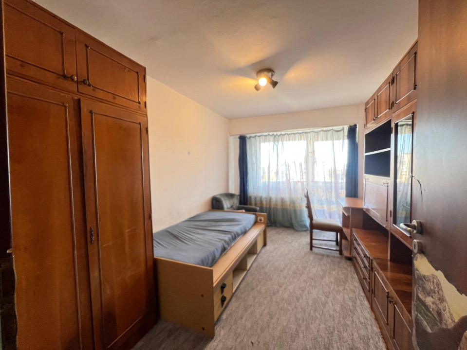 4 camere ,decomandat, 100 mp, 2 balcoane, str.Dorobantilor, Marasti