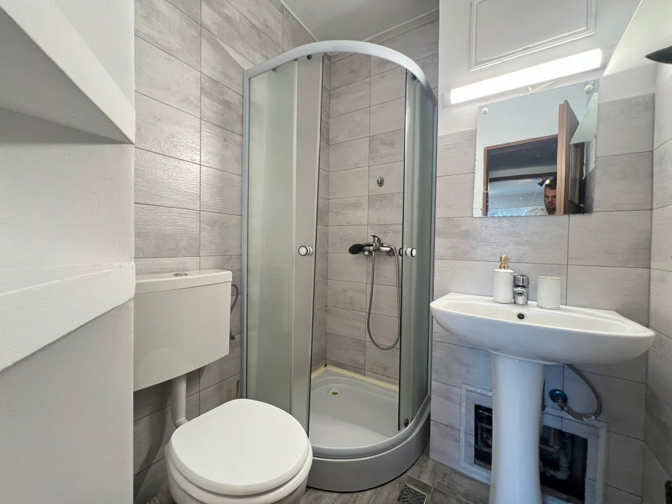4 camere ,decomandat, 100 mp, 2 balcoane, str.Dorobantilor, Marasti
