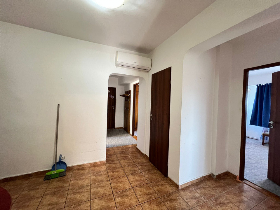 4 camere ,decomandat, 100 mp, 2 balcoane, str.Dorobantilor, Marasti