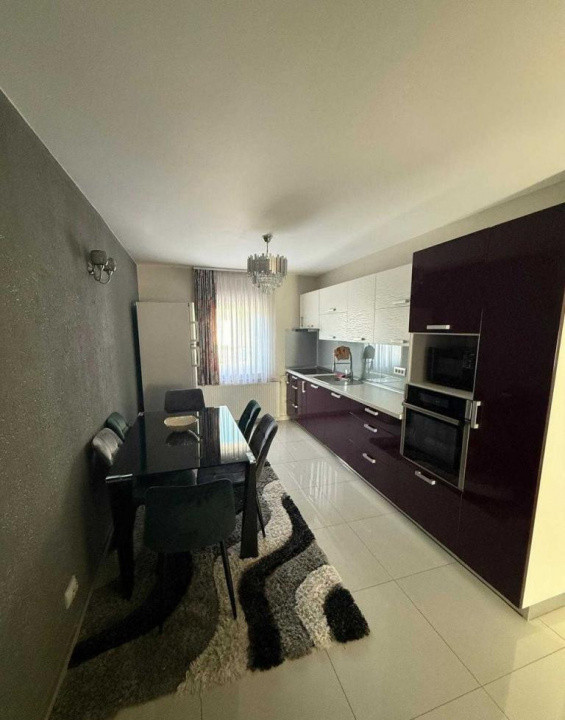 3 camere ,decomandat, 70 mp, balcon, zona str.Gorunului , Marasti