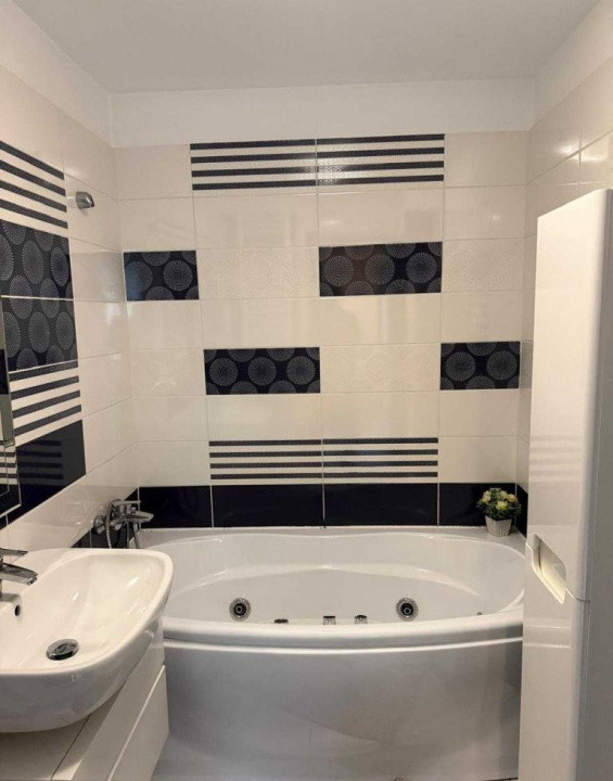 3 camere ,decomandat, 70 mp, balcon, zona str.Gorunului , Marasti